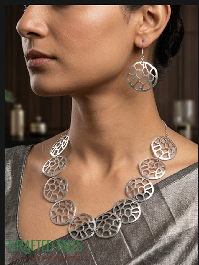 Handcrafted jewelry in Kolkata India