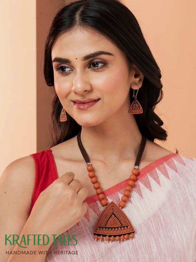 Handcrafted jewelry in Kolkata India