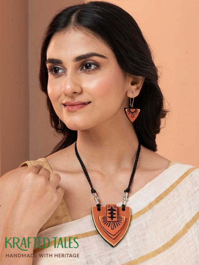 Handcrafted jewelry in Kolkata India