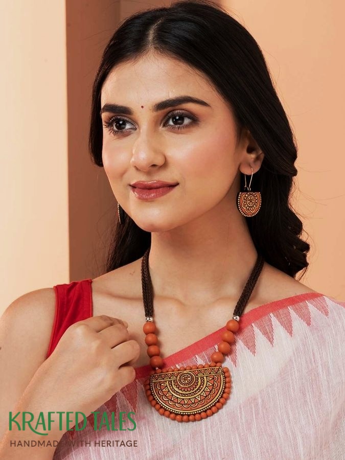Handcrafted jewelry in Kolkata India