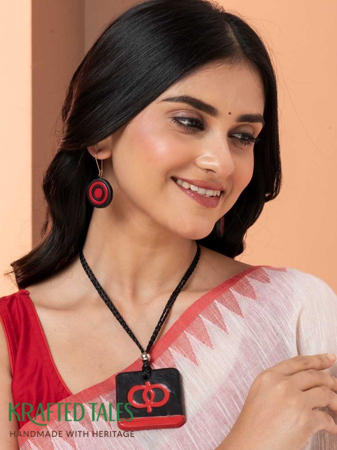 Handcrafted jewelry in Kolkata India
